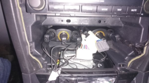 DSC_0767x.jpg (133.58 KiB) Visad 8934 gånger Jag fick in hela 6 st cigg uttag!Uttag 6 var reserverad till en förlängnings kabel ut till sätesboxen där jag har ett cigg uttag som står på hela tiden oavsett om bilen är igång eller ej.